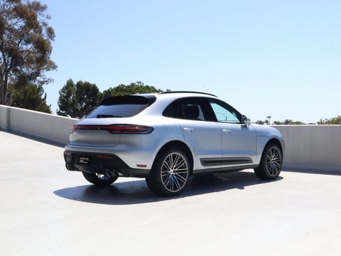 Certified 2026 Porsche Macan AWD/4WD image 8