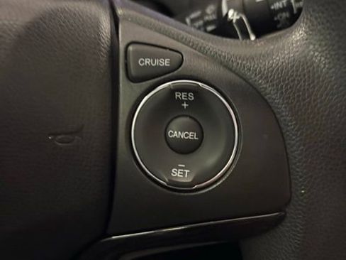 Used 2018 Honda HR-V EX image 17