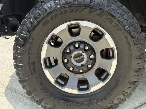 Used 2024 Ford F250 Lariat w/ Tremor Off-Road Package AWD/4WD image 12