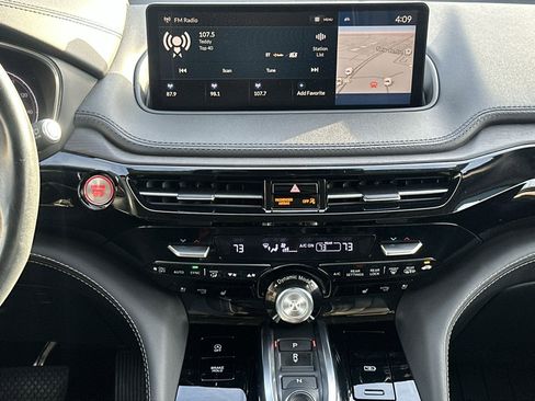 Used 2024 Acura MDX SH-AWD w/ Advance Package image 25