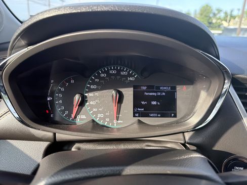 Used 2020 Chevrolet Trax LT w/ LT Convenience Package AWD/4WD image 23