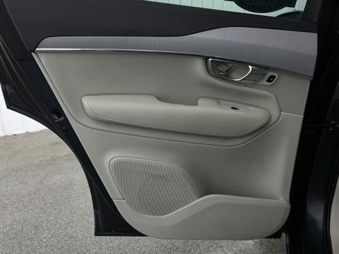 Used 2021 Volvo XC90 T5 Momentum w/ Advanced Package image 26