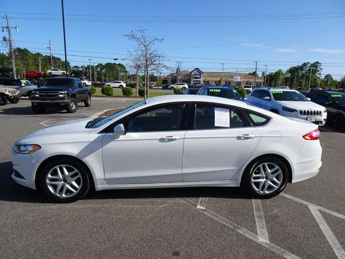 Used 2015 Ford Fusion SE image 7