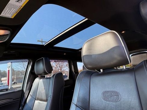Used 2018 Jeep Grand Cherokee Overland image 23