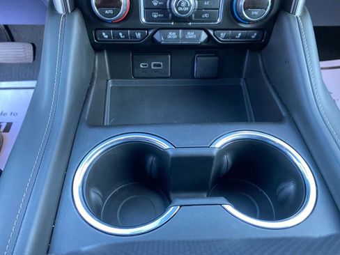 Used 2021 Chevrolet Tahoe Premier w/ Premium Package image 24