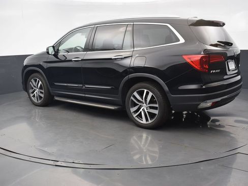 Used 2017 Honda Pilot Touring image 4