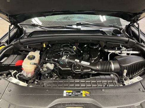 Used 2023 Jeep Grand Cherokee Altitude image 28