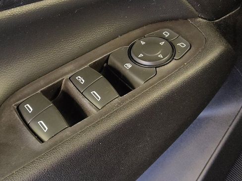 Used 2020 Chevrolet Equinox LS w/ LS Convenience Package FWD image 27