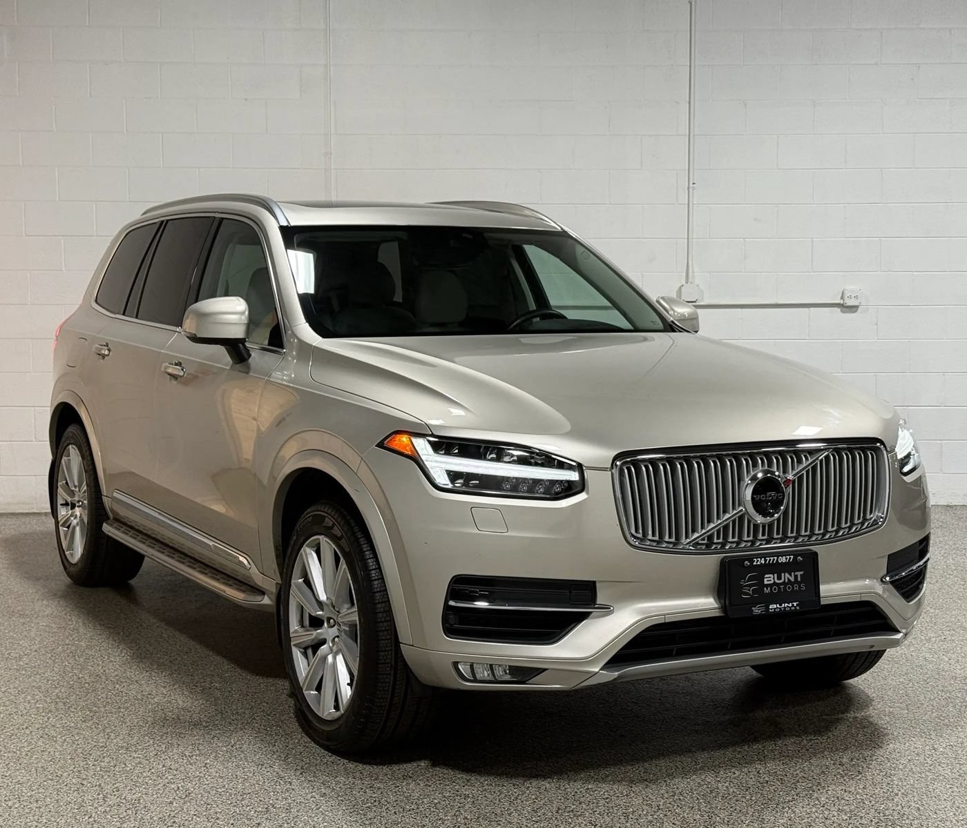 Used 2016 Volvo XC90 T6 Inscription w/ Vision Package AWD/4WD image 4