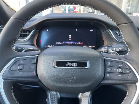 New 2025 Jeep Grand Cherokee L Altitude image 29