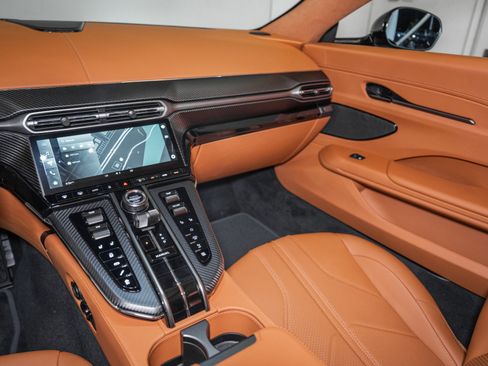 New 2026 Aston Martin V8 Vantage Coupe image 18