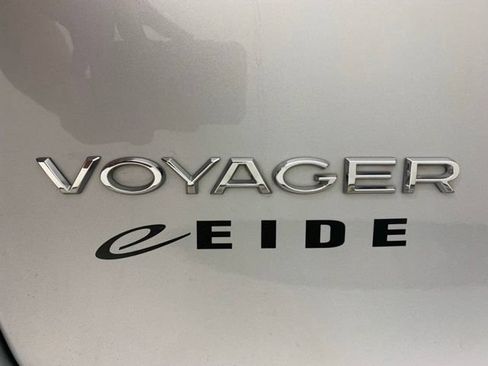 Used 2023 Chrysler Voyager LX FWD image 41
