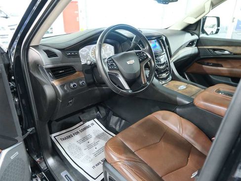 Used 2015 Cadillac Escalade ESV Premium image 16
