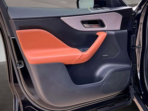 Used 2019 Jaguar F-PACE Portfolio image 18