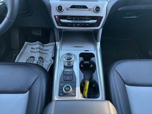 Used 2024 Ford Explorer XLT w/ Equipment Group 202A image 15