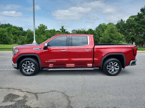 Used 2022 GMC Sierra 1500 SLT w/ SLT Premium Package AWD/4WD image 2