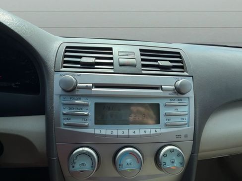 Used 2009 Toyota Camry CE image 19