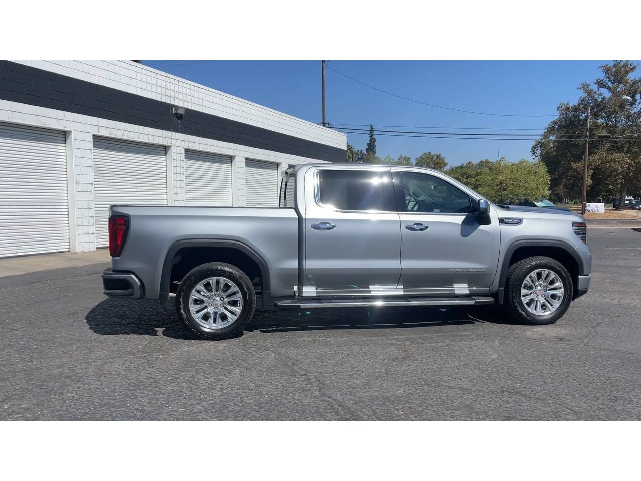 Used 2025 GMC Sierra 1500 Denali w/ Technology Package AWD/4WD image 3
