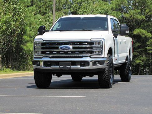 Used 2025 Ford F250 Lariat w/ Tremor Off-Road Package AWD/4WD image 58