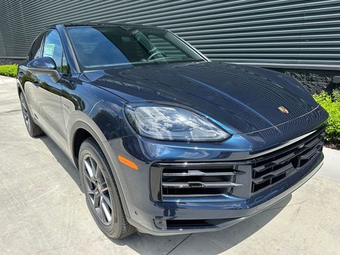 Certified 2025 Porsche Cayenne E-Hybrid Coupe AWD/4WD image 10