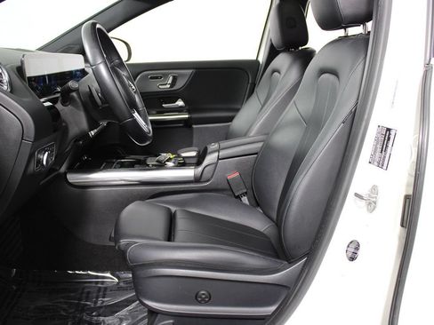 Used 2021 Mercedes-Benz GLA 250 4MATIC w/ Premium Package image 23