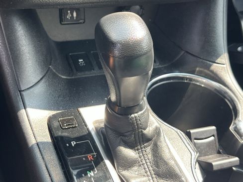 Used 2016 Toyota Highlander LE AWD/4WD image 19