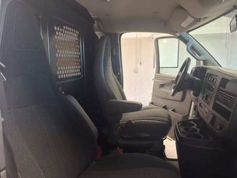 Used 2020 GMC Savana 2500 w/ Driver Convenience Package image 19