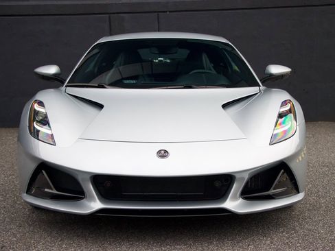 Used 2025 Lotus Emira image 8