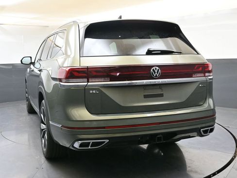 Used 2025 Volkswagen Atlas SEL Premium R-Line image 4