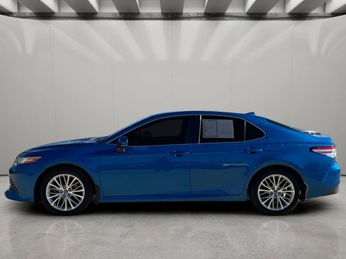 Used 2019 Toyota Camry XLE image 9