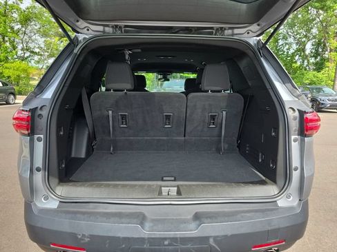 Used 2023 Chevrolet Traverse LT FWD image 14