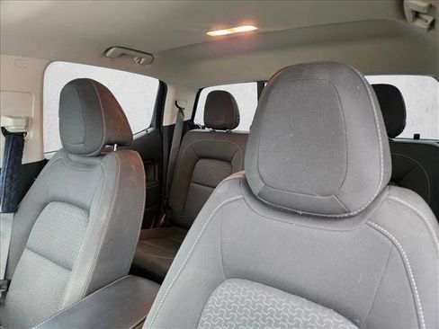 Used 2017 GMC Canyon SLE w/ SLE Convenience Package RWD image 9