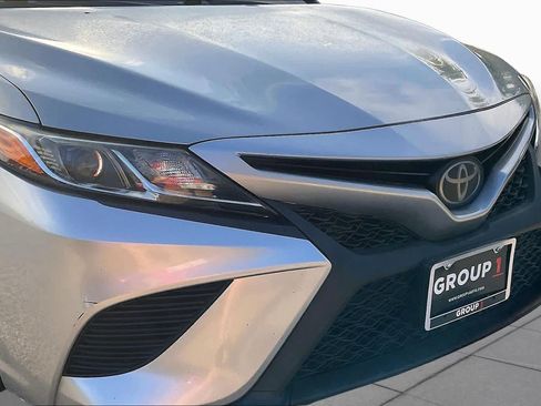 Used 2018 Toyota Camry SE FWD image 29