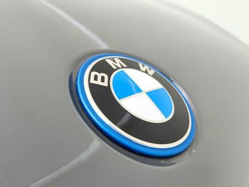 Used 2022 BMW 530e xDrive w/ Executive Package image 16