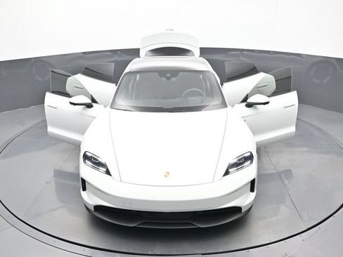 Certified 2025 Porsche Taycan AWD/4WD image 28