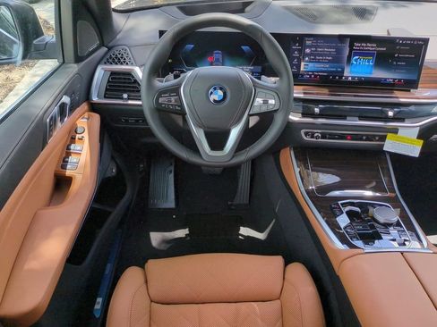 New 2026 BMW X5 xDrive50e w/ Climate Comfort Package AWD/4WD image 16