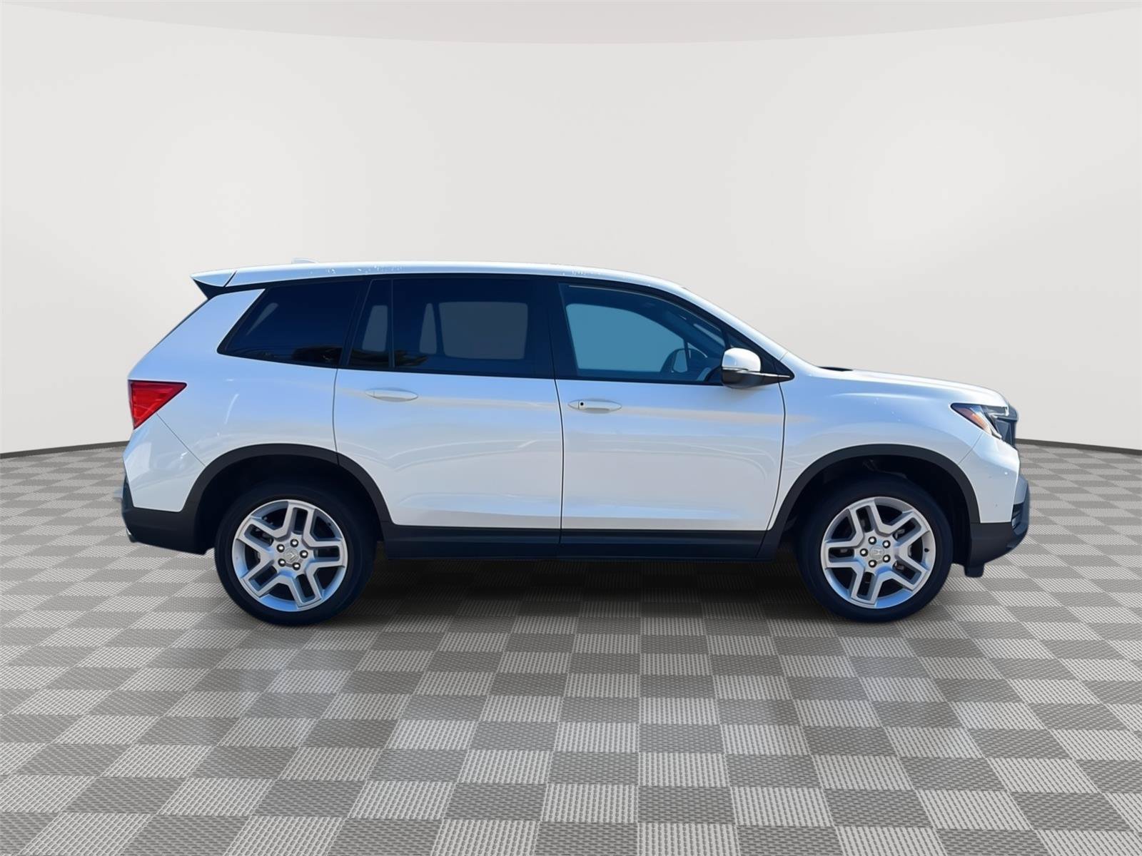 Used 2025 Honda Passport EX-L image 31