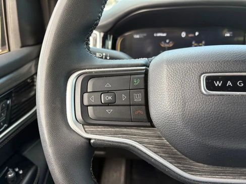 Used 2024 Jeep Wagoneer Series III w/ HD Trailer Tow Package image 29