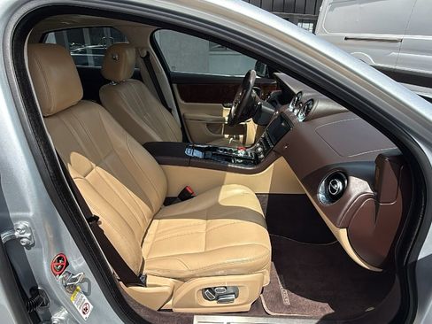 Used 2015 Jaguar XJ AWD image 18