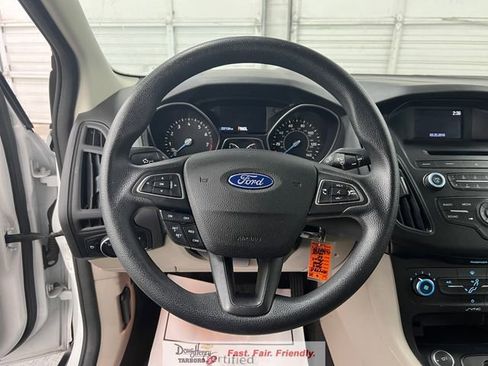 Used 2015 Ford Focus SE FWD image 36