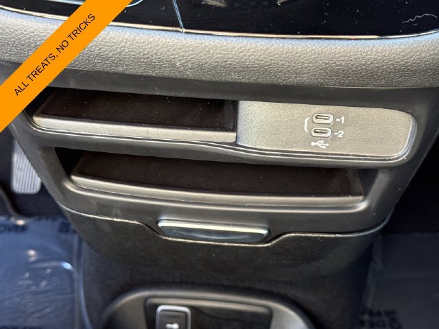 Used 2026 Chrysler Pacifica Select FWD image 32