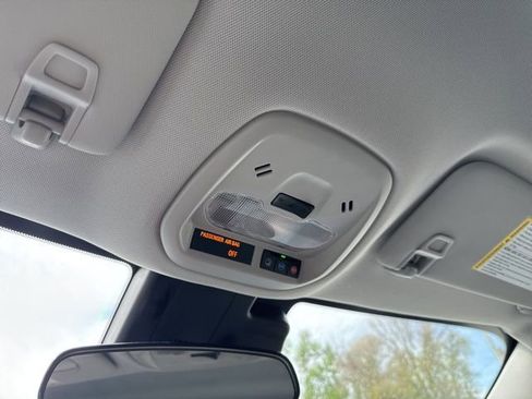 New 2026 Chevrolet Trax LT w/ LT Convenience Package FWD image 32