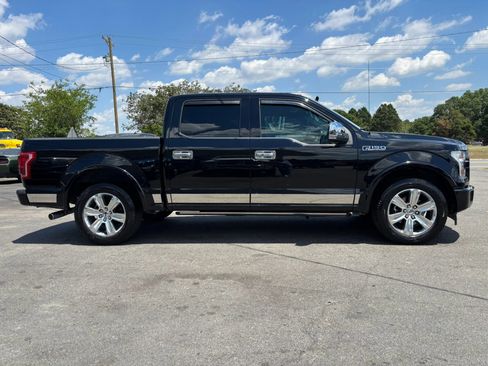 Used 2017 Ford F150 Platinum w/ Equipment Group 701A Luxury RWD image 3