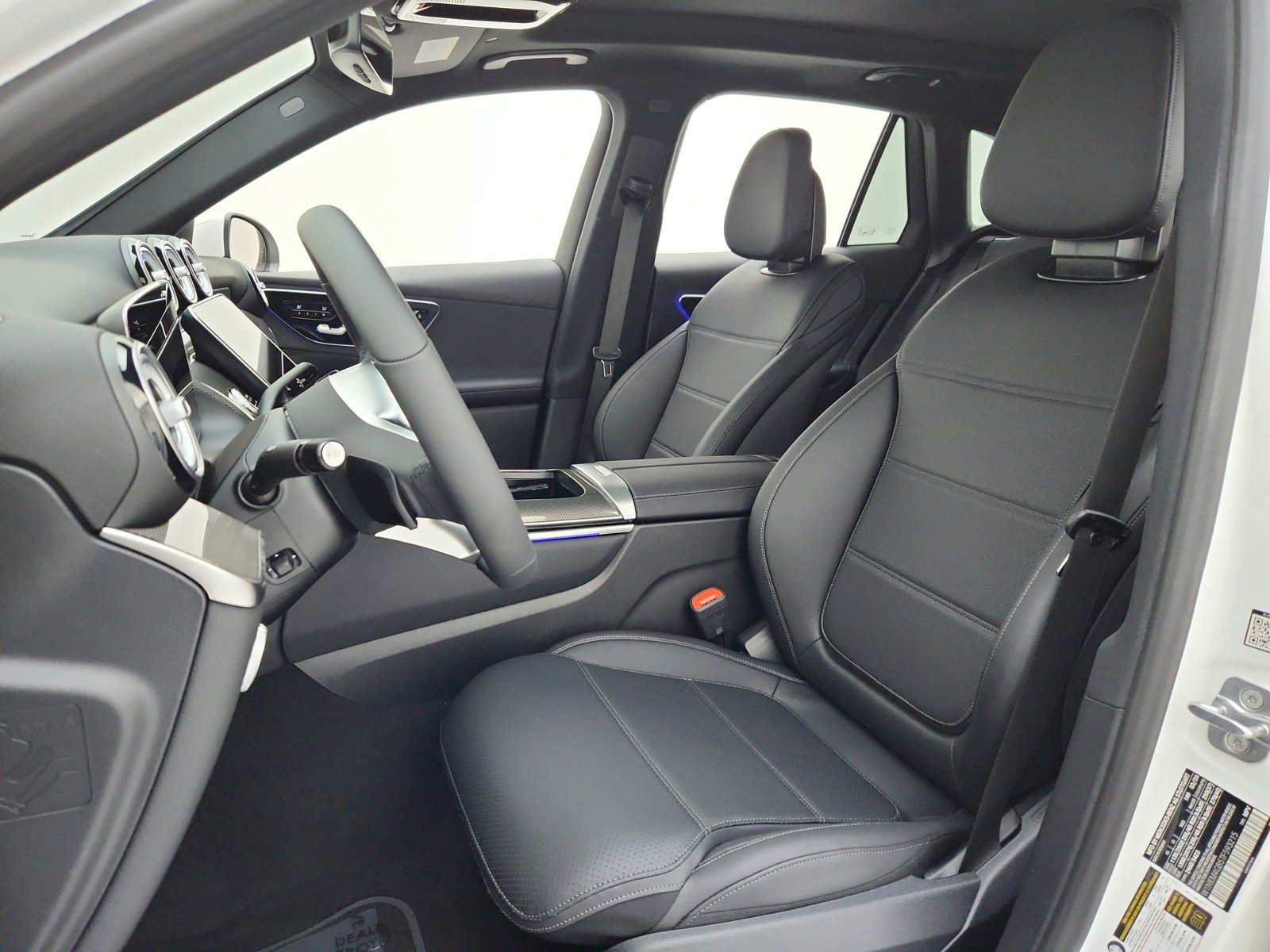 Used 2026 Mercedes-Benz GLC 300 image 23