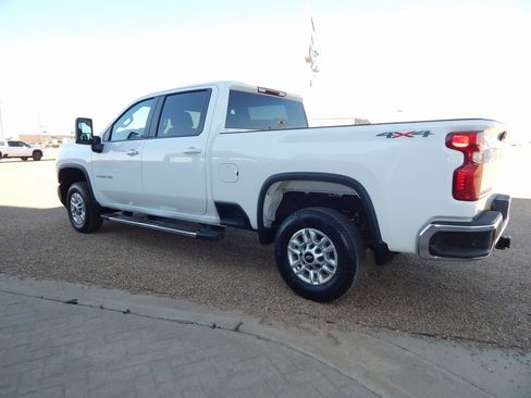 Used 2025 Chevrolet Silverado 2500 LT w/ Convenience Package image 6