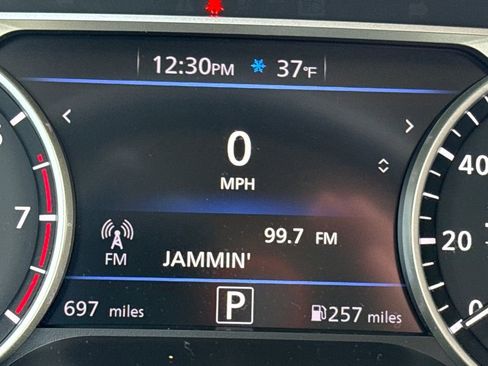 Used 2025 Nissan Sentra SV image 17