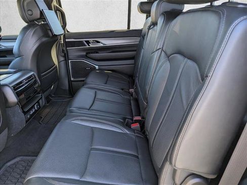 Used 2023 Jeep Wagoneer Series II image 27