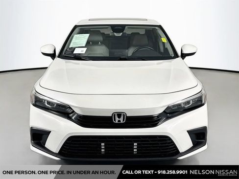 Used 2022 Honda Civic EX image 2