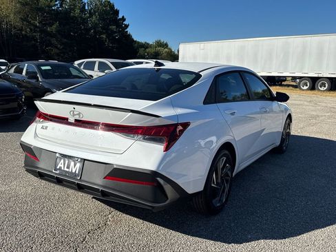 New 2025 Hyundai Elantra Sport image 5