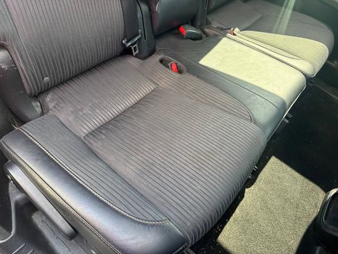Used 2016 Toyota Highlander LE AWD/4WD image 29